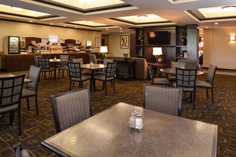 Holiday Inn Express & Suites Fairmont By Ihg Kültér fotó