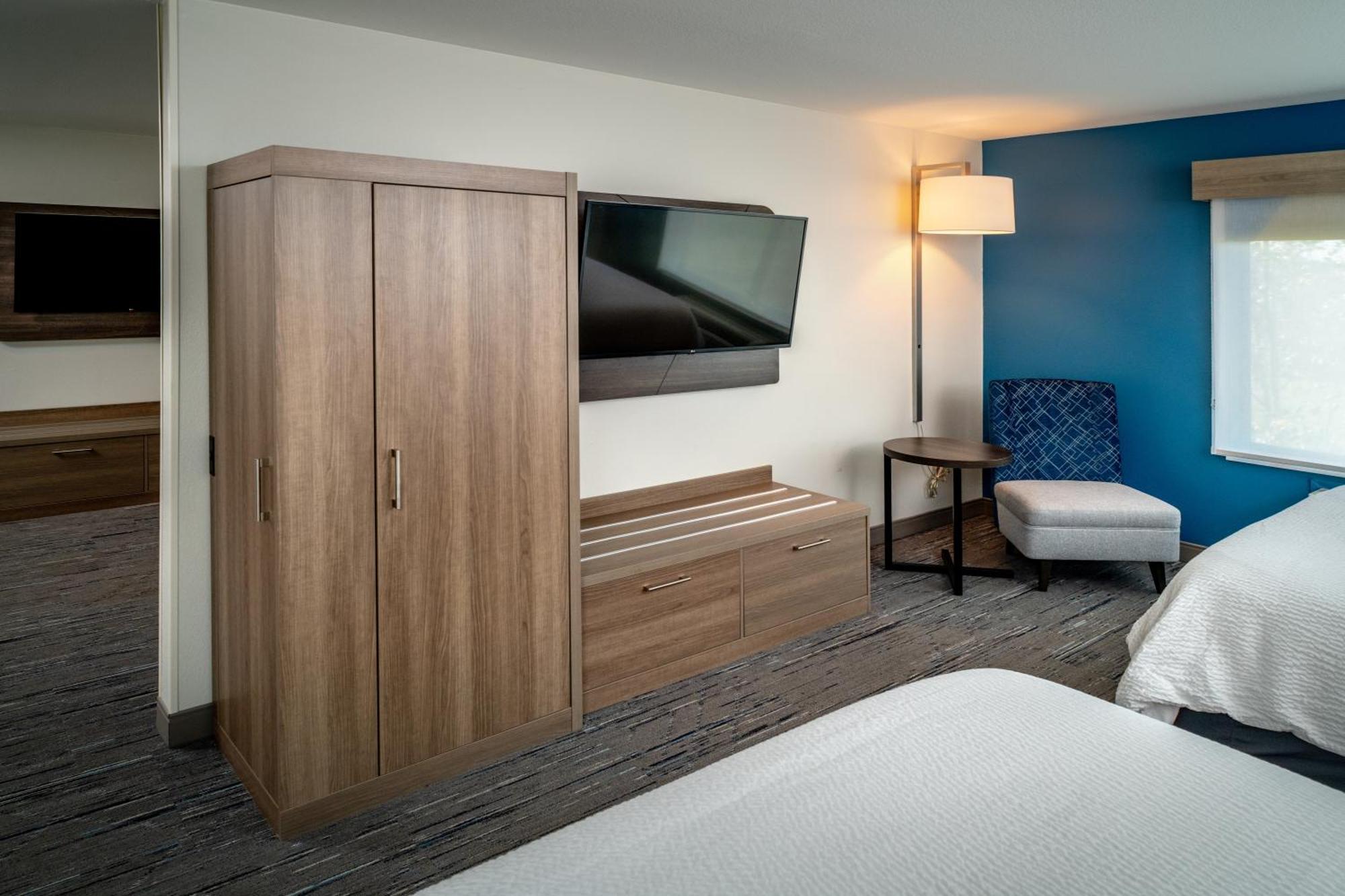 Holiday Inn Express & Suites Fairmont By Ihg Kültér fotó