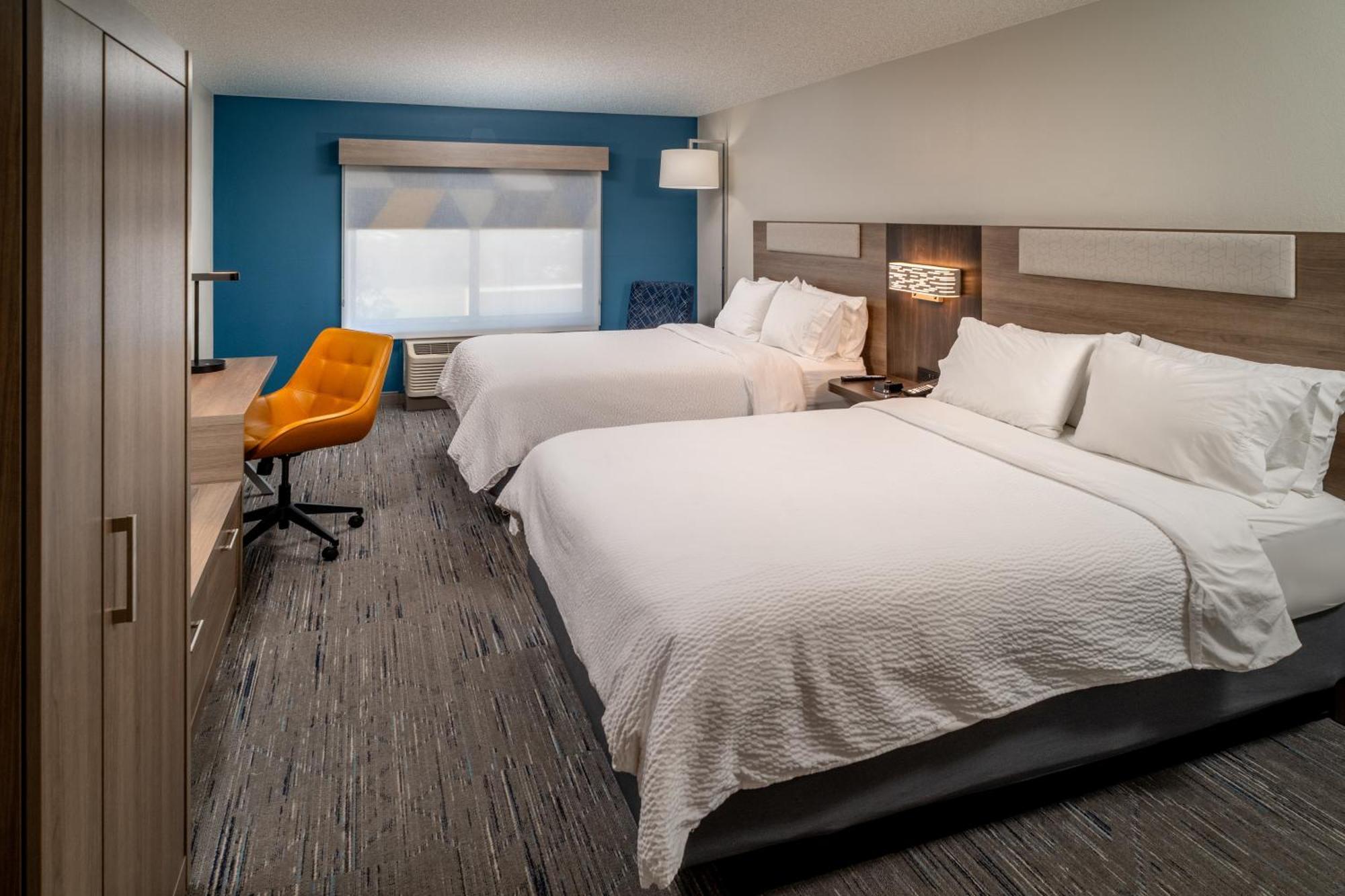 Holiday Inn Express & Suites Fairmont By Ihg Kültér fotó