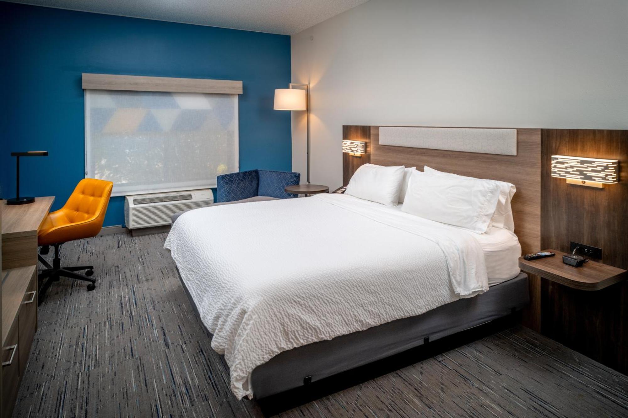 Holiday Inn Express & Suites Fairmont By Ihg Kültér fotó