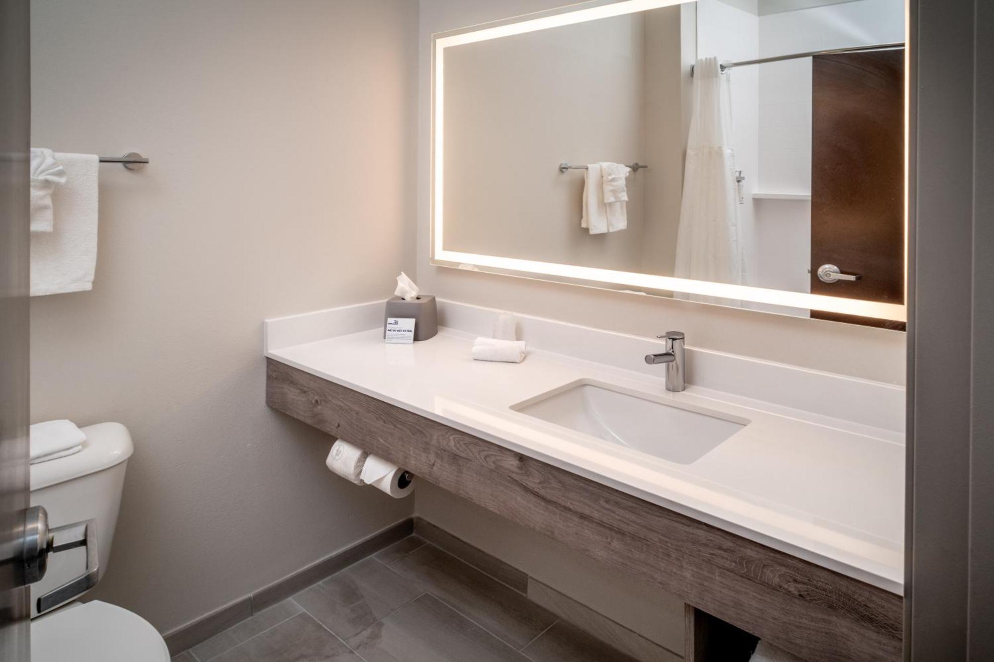 Holiday Inn Express & Suites Fairmont By Ihg Kültér fotó