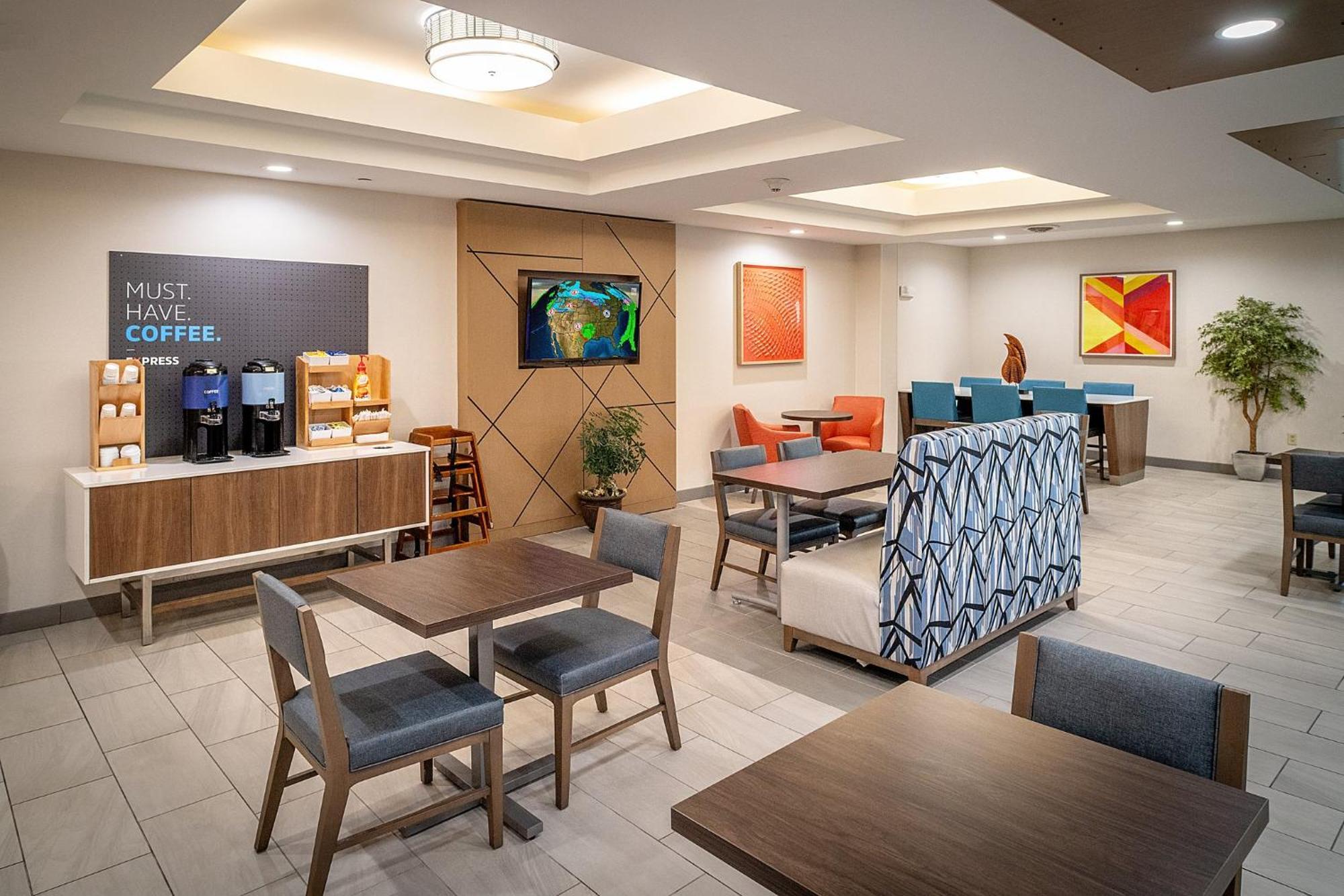 Holiday Inn Express & Suites Fairmont By Ihg Kültér fotó