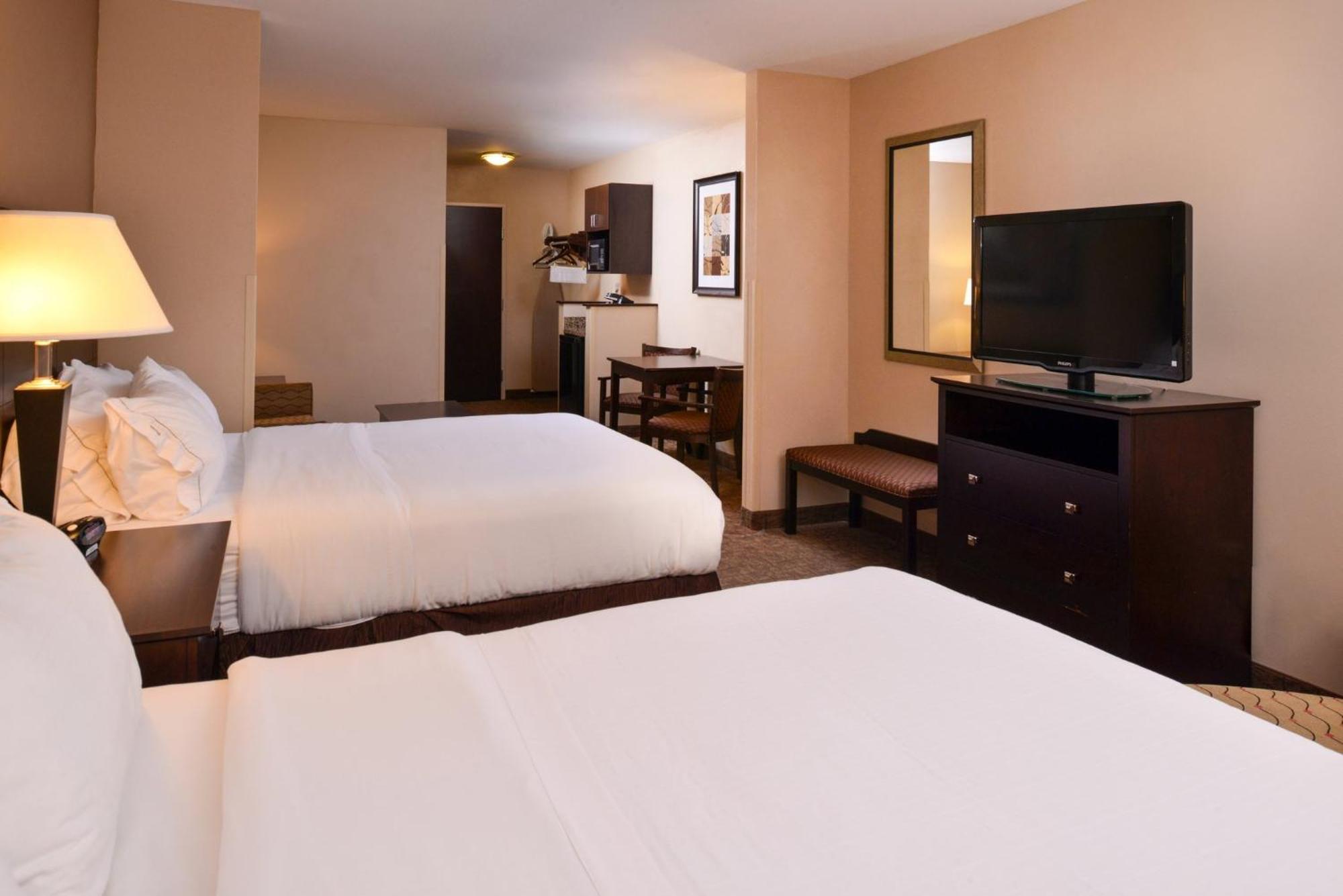 Holiday Inn Express & Suites Fairmont By Ihg Kültér fotó