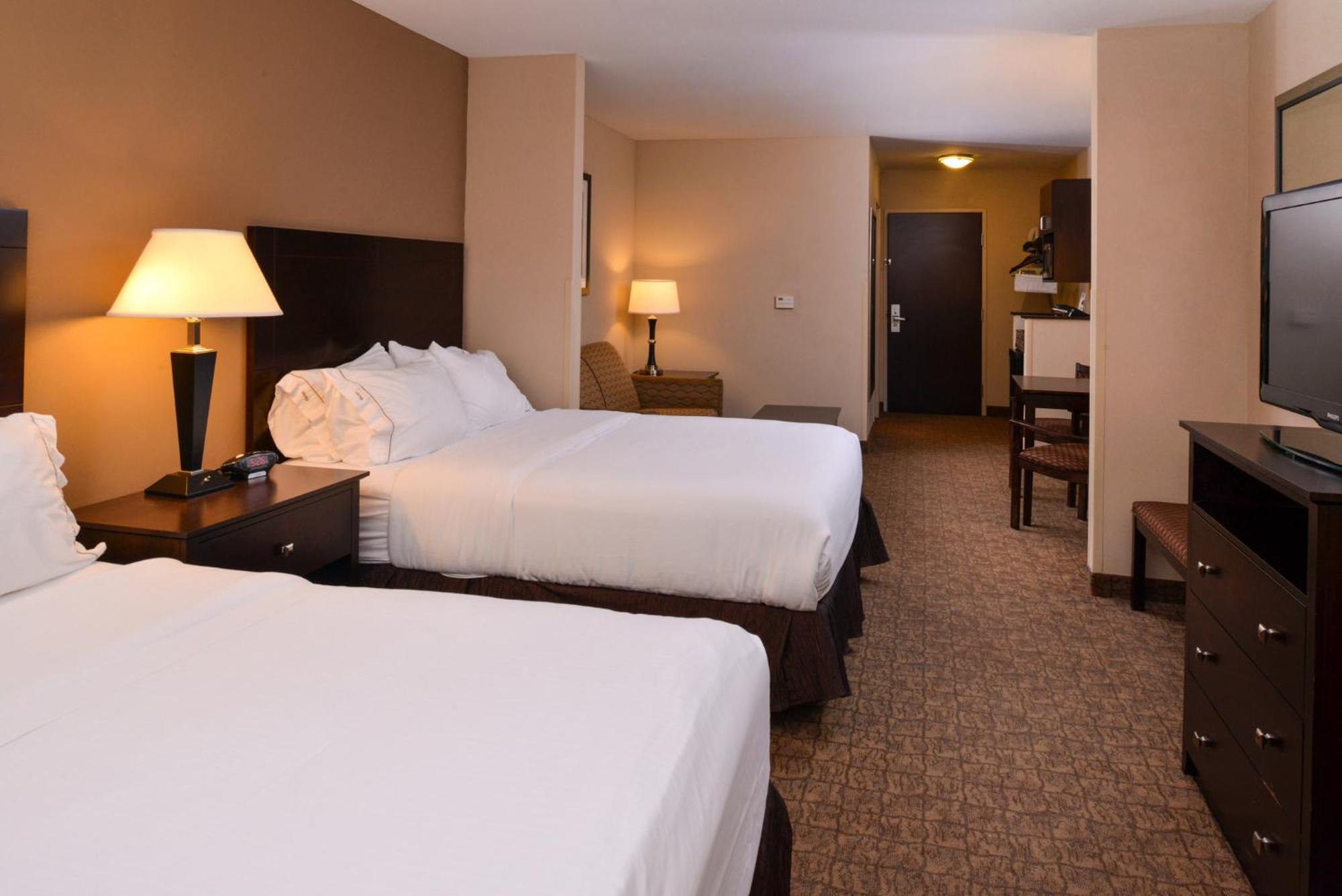 Holiday Inn Express & Suites Fairmont By Ihg Kültér fotó