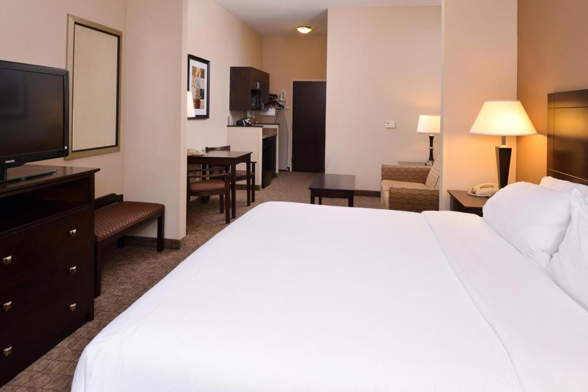 Holiday Inn Express & Suites Fairmont By Ihg Kültér fotó