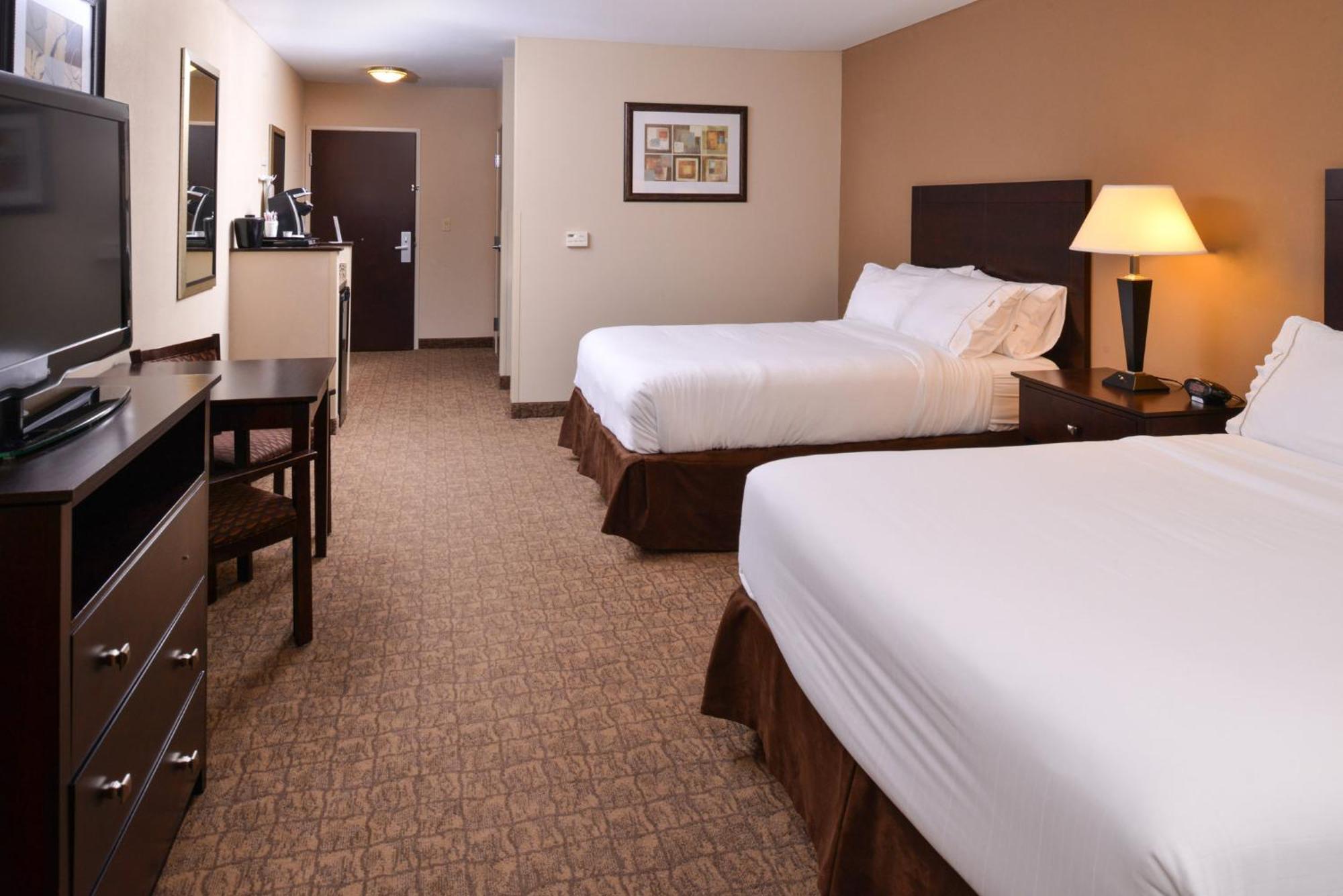 Holiday Inn Express & Suites Fairmont By Ihg Kültér fotó