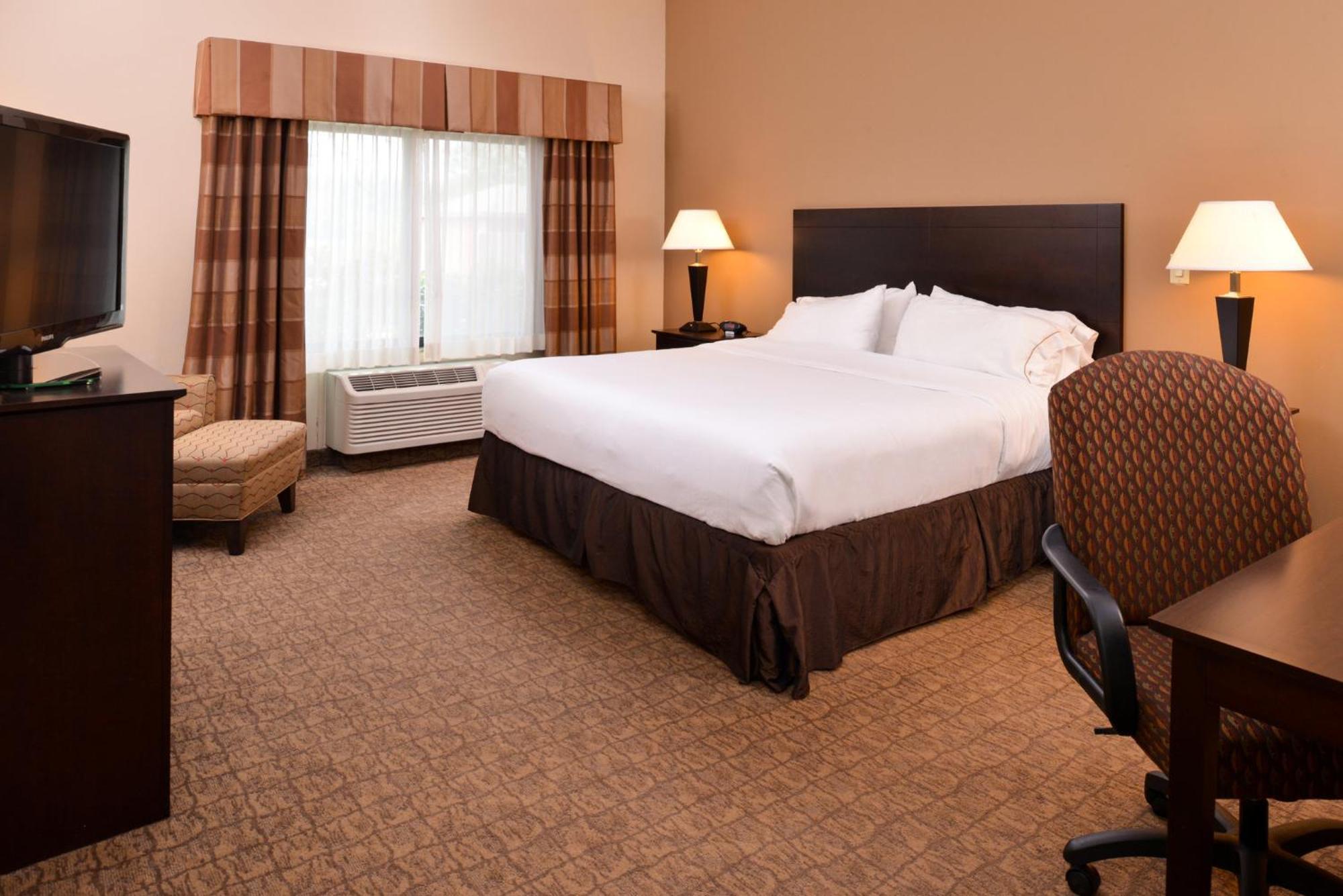Holiday Inn Express & Suites Fairmont By Ihg Kültér fotó