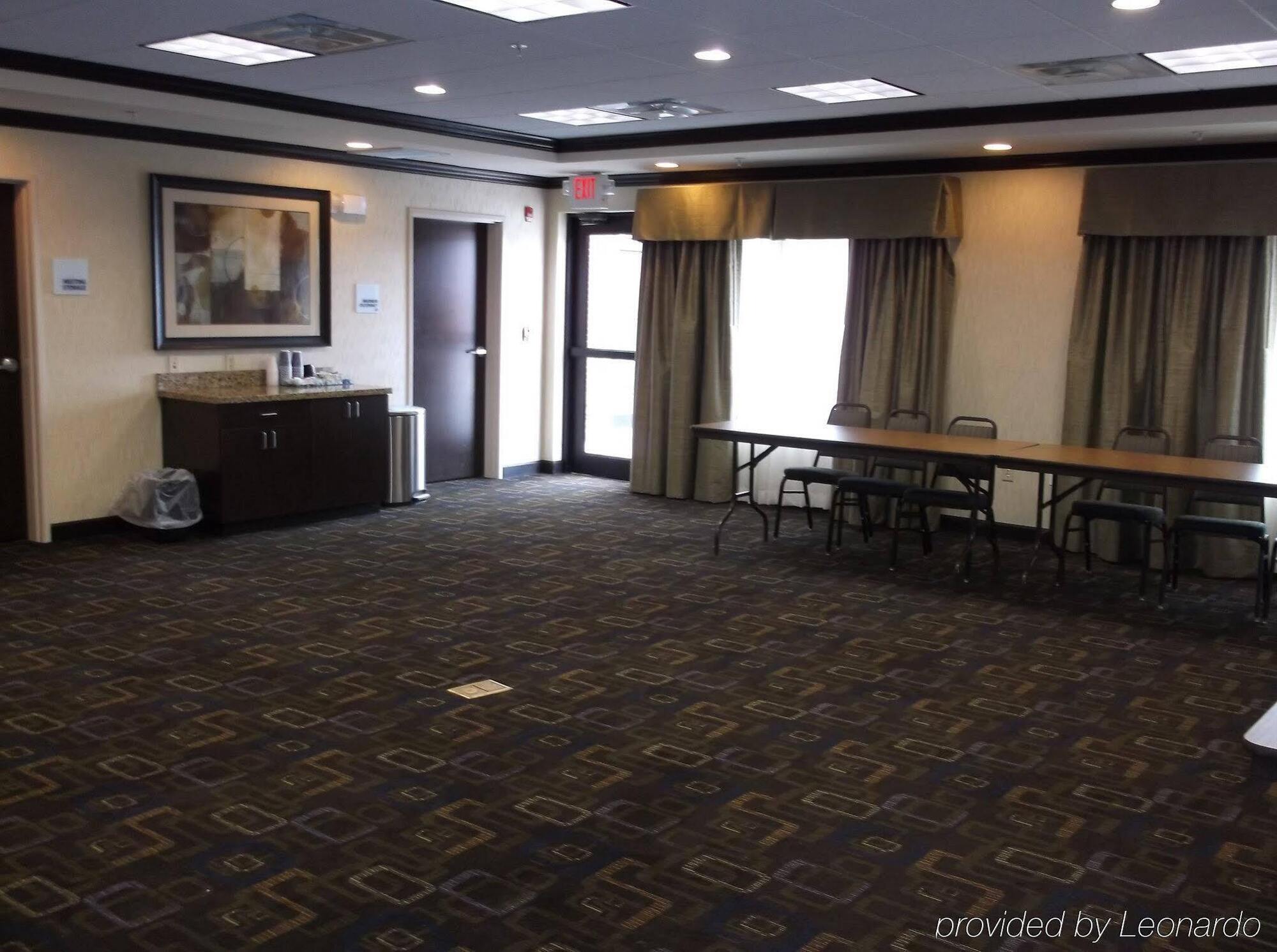 Holiday Inn Express & Suites Fairmont By Ihg Kültér fotó